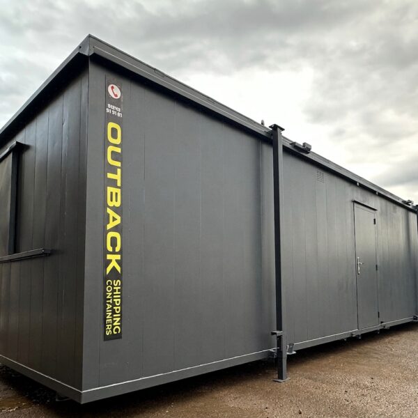 32 x 10 ft Anti-Vandal — 2+1 Toilet + Twin Shower Room — Changing Room — 50/50 Split — No 1561