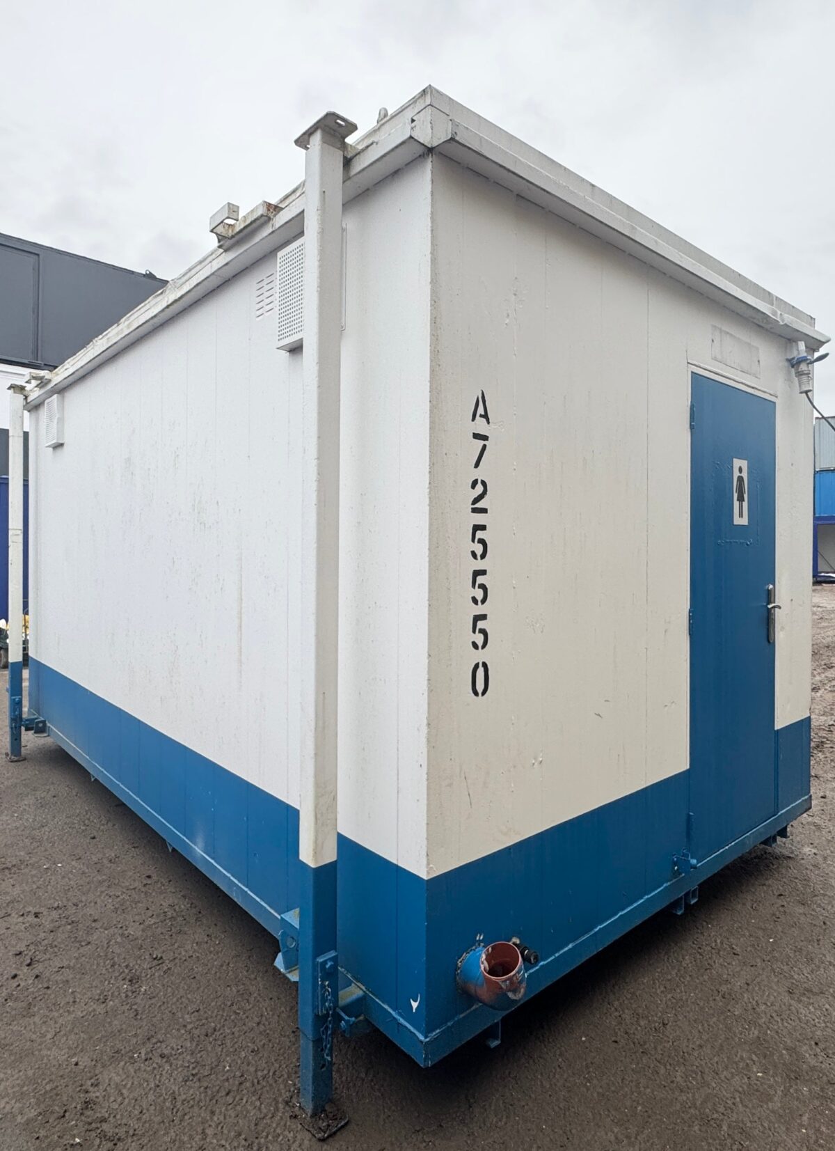 16 x 9 ft — 3+1 Toilet Block — Building Site Accommodation — Portable Anti-Vandal Cabin