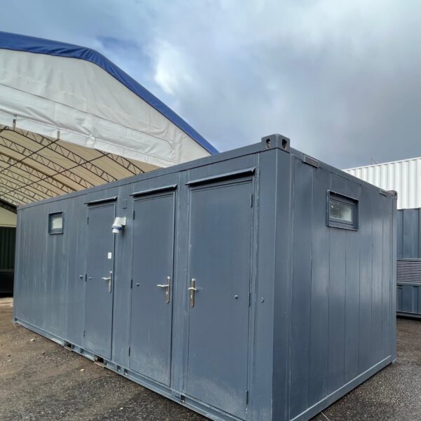 Toilet Block + Shower — 24 x 9 ft — 4 + 1 Toilet with Separate Shower Room — No 882