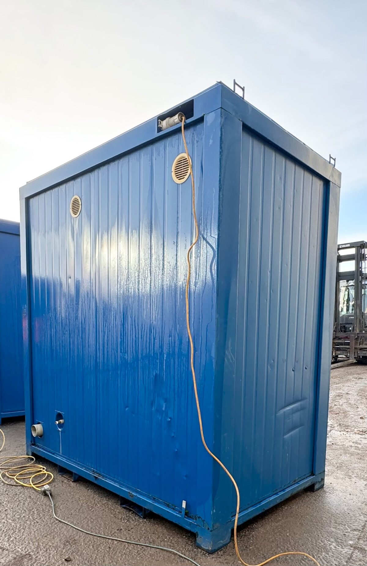 Double Toilet Blocks — Male Female WC — 8x5 Ft — Unrefurbished Portable Toilet Block 1+1 Toilet Blocks — Blue