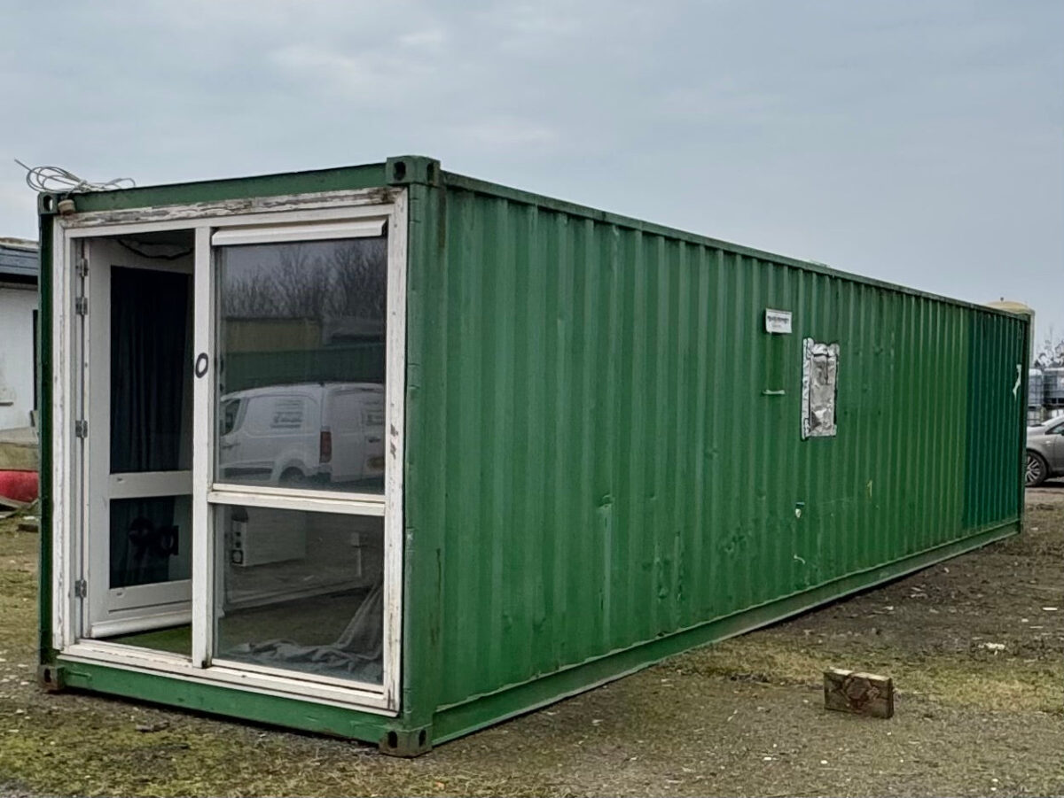 40 Ft Converted Shipping Container — With Kitchenette — Reduced — No D1