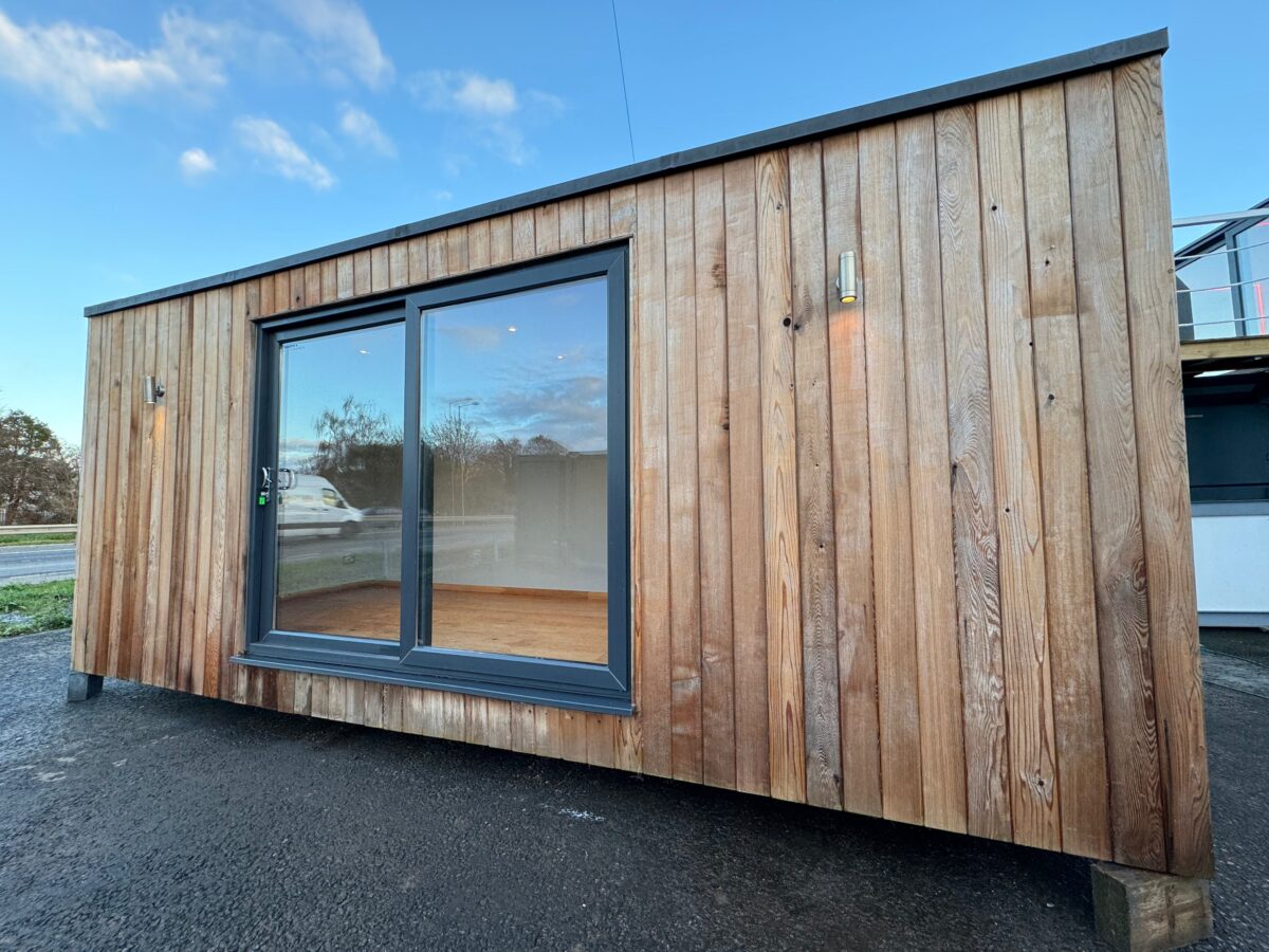 20x8ft — CUSTOM SHIPPING CONTAINER CONVERSION — Portable Building — Office — No 1064