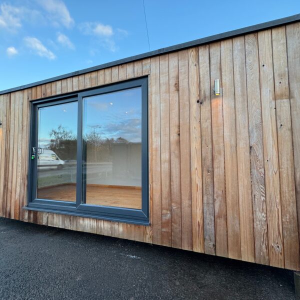 20x8ft — CUSTOM SHIPPING CONTAINER CONVERSION — Portable Building — Office — No 1064