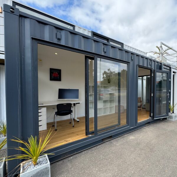 20x8ft CUSTOM SHIPPING CONTAINER CONVERSION — Portable Building — Garden Office — No 935