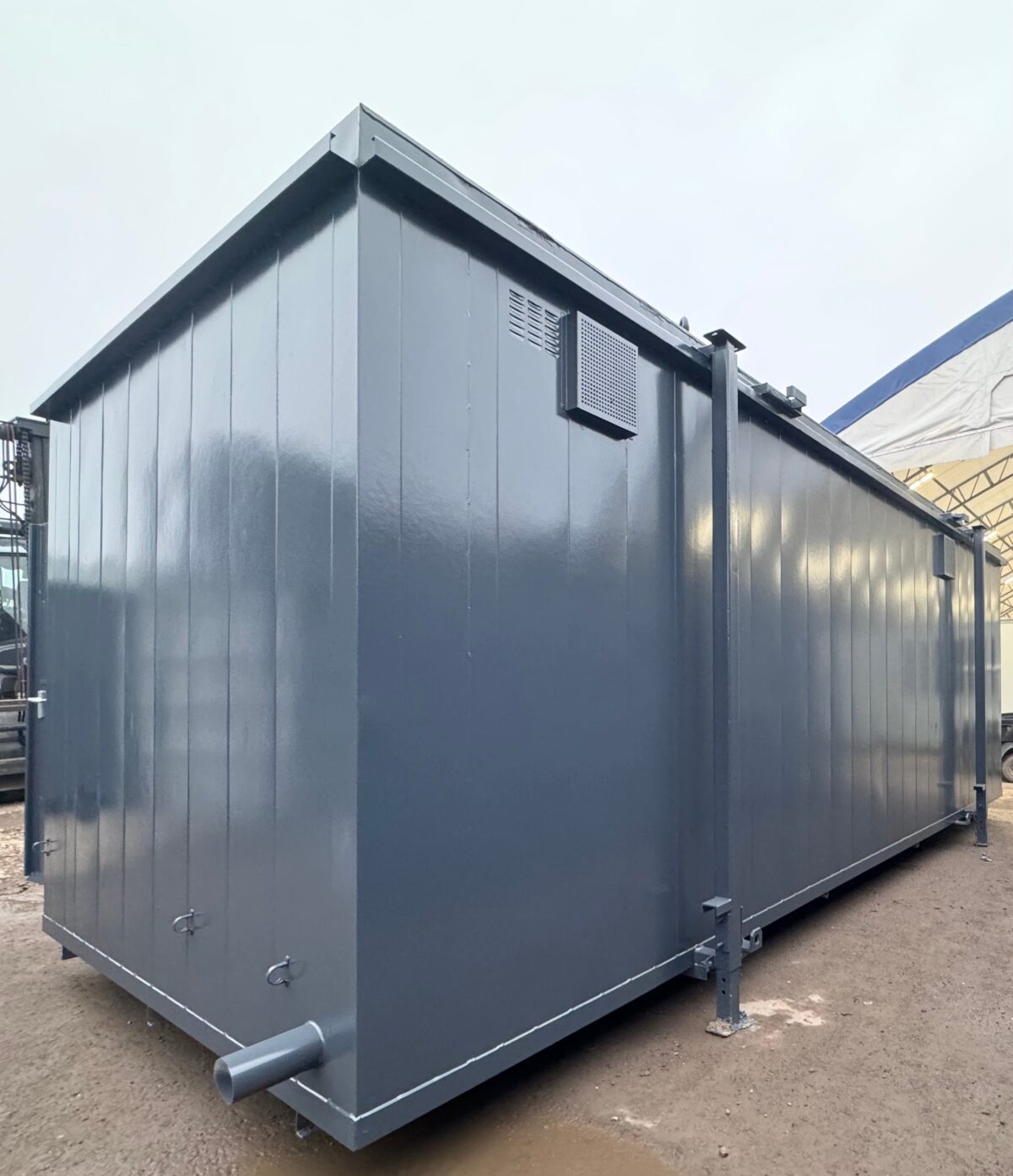 24 x 9 ft — 4 + 1 Toilet Block — Anti-Vandal Portable Site Accommodation — No 768