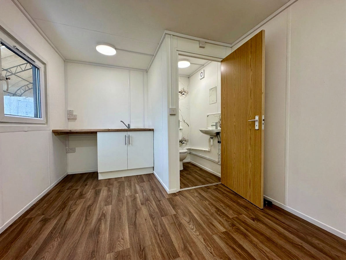32x10ft — Custom Cabin — Canteen / Office — WC/Wash Room — Kitchenette — No 1533