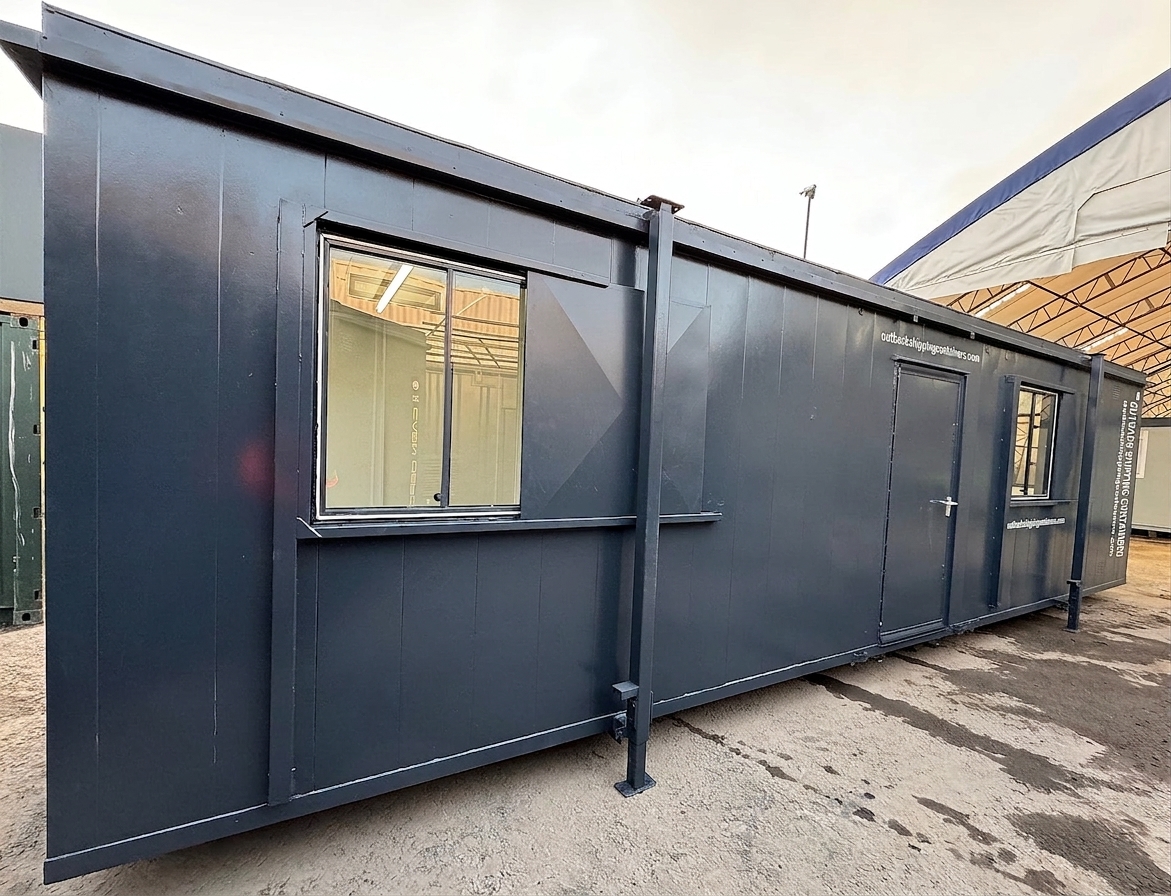 32x10ft – 2+1 Toilet Facility – Twin Shower – Changing Room – 50/50 Split